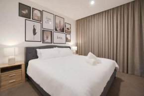 Charming CBD Escape 1BR Apartment with Pool and Gym Adelaide